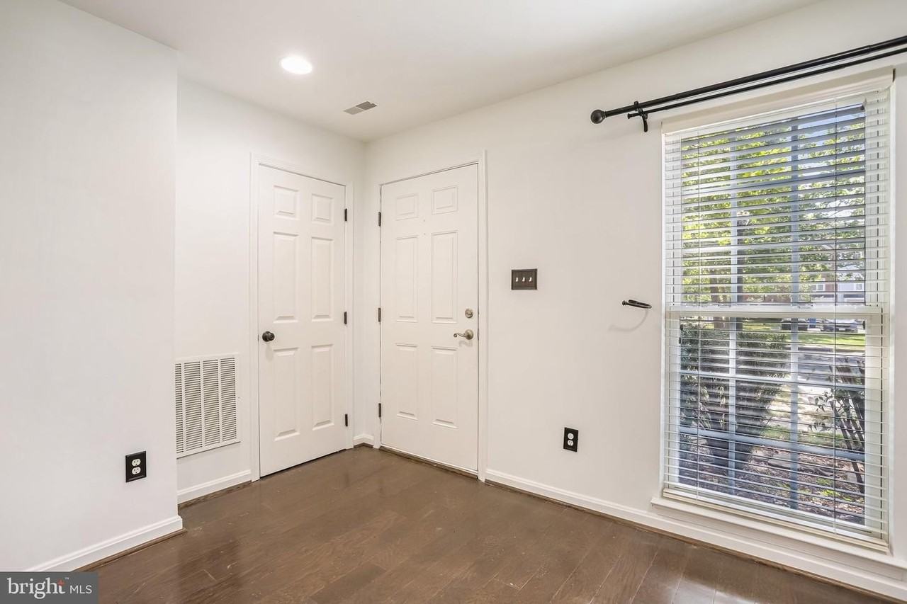 43509 Kiplington Sq - Photo 4 of 36