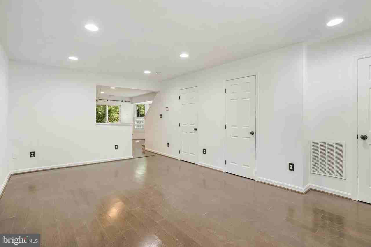 43509 Kiplington Sq - Photo 5 of 36