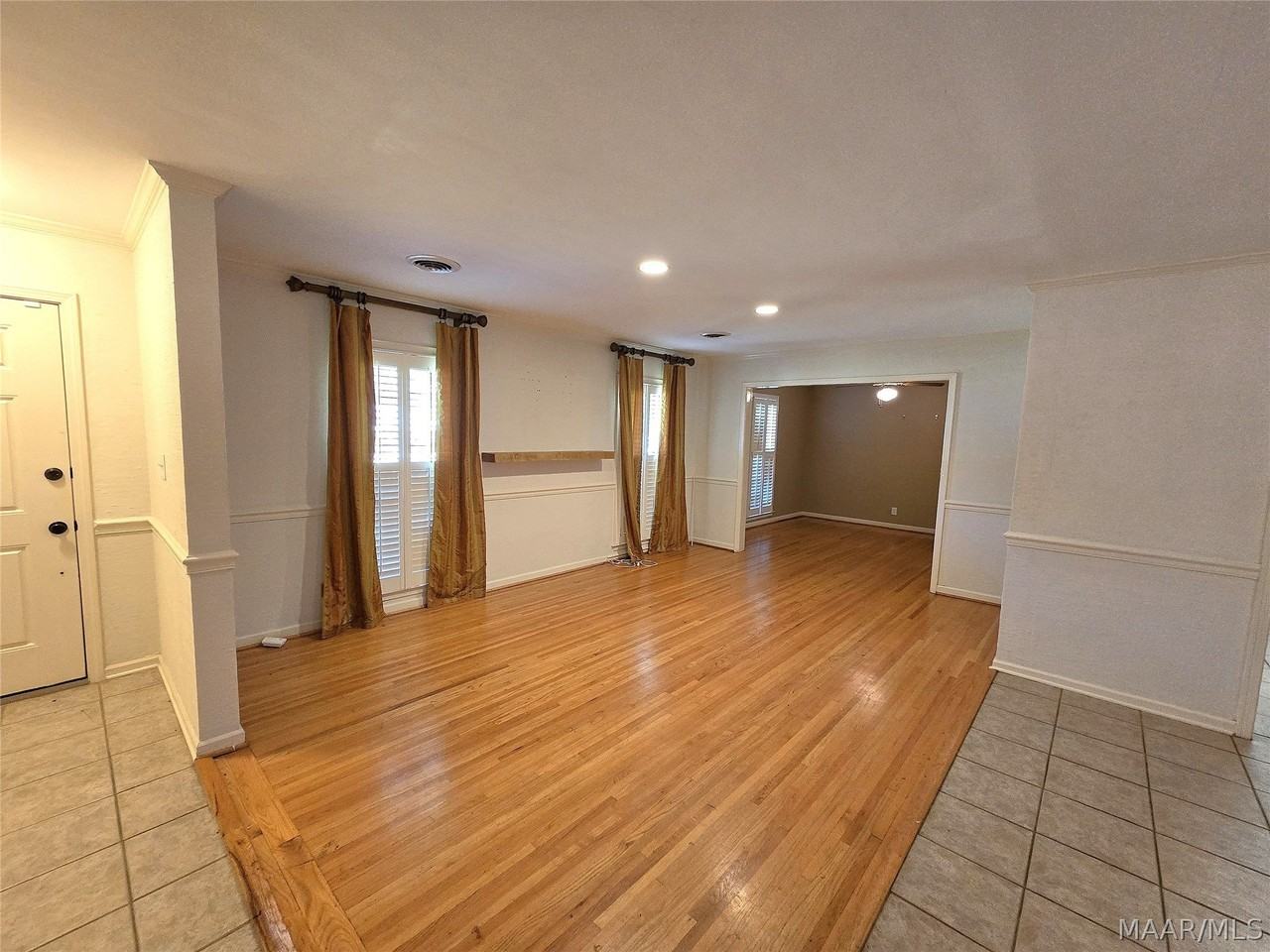 1726 Fairforest Dr - Photo 2 of 32