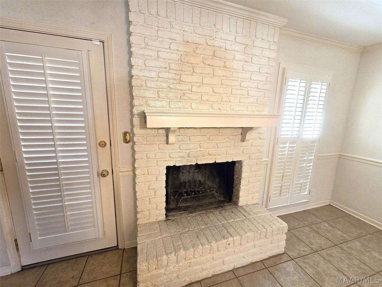 1726 Fairforest Dr - Photo 6 of 32