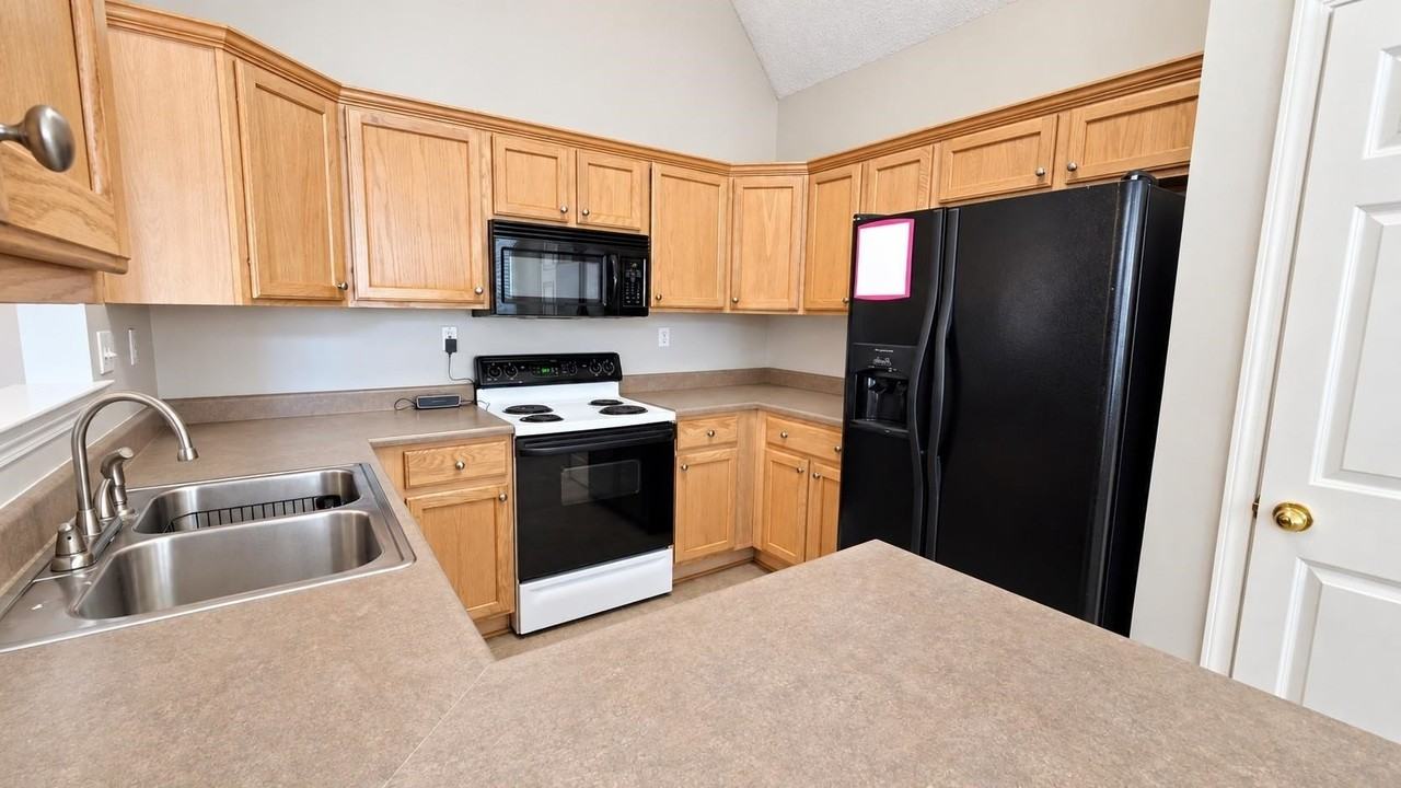 2569 Plum Creek Dr - Photo 5 of 14
