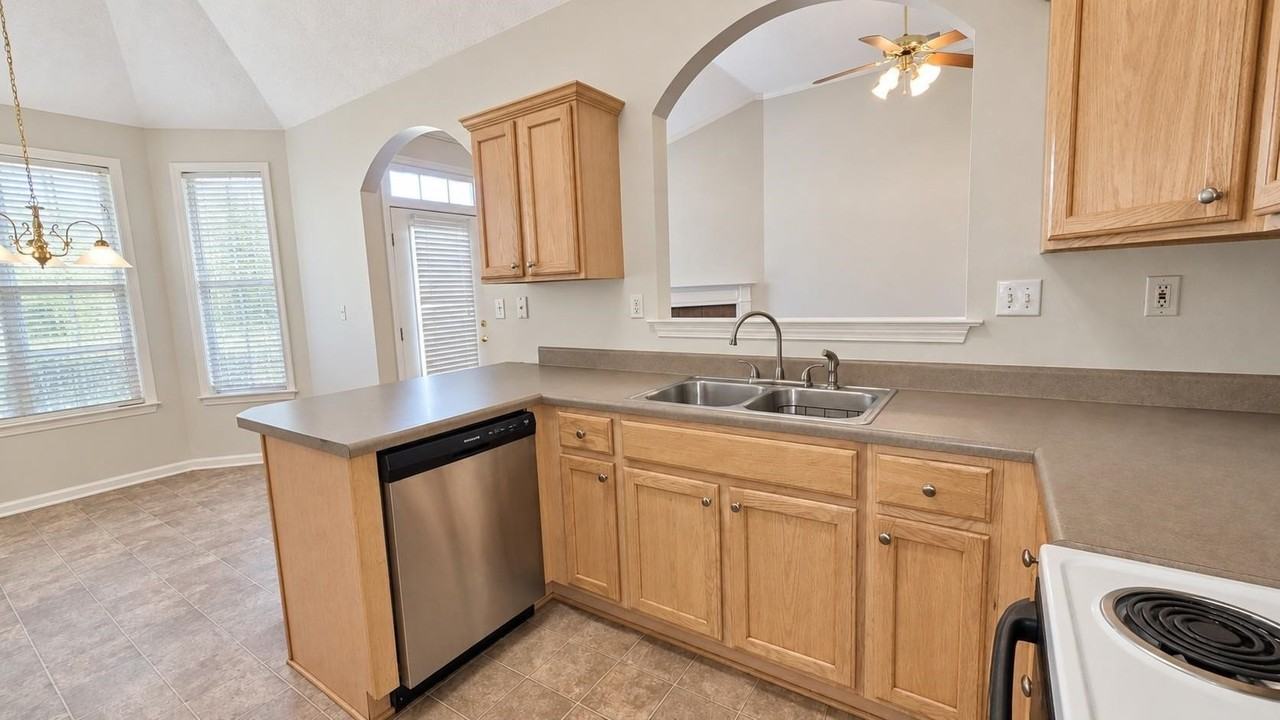 2569 Plum Creek Dr - Photo 6 of 14