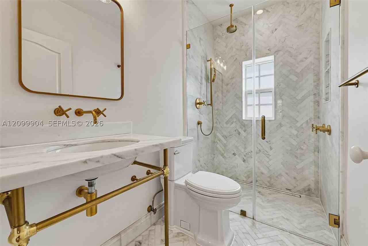 910 Santiago St - Photo 6 of 25