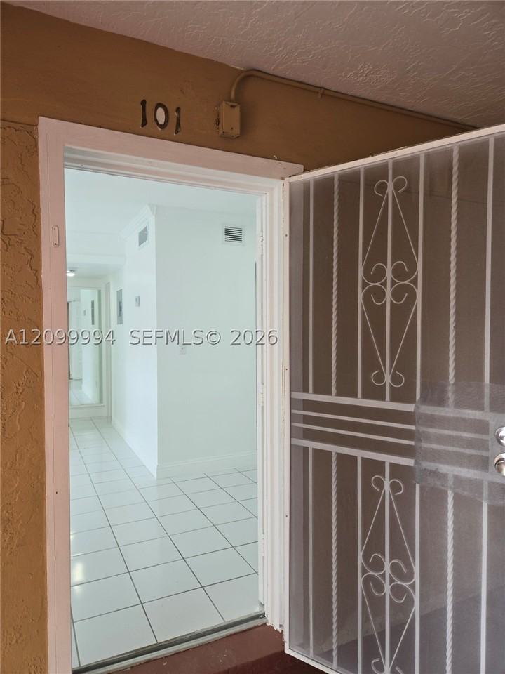 220 Nw 107th Ave #101 - Photo 4 of 16