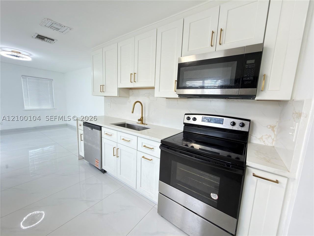 3900 Sw 59th Ave #0 - Photo 3 of 15
