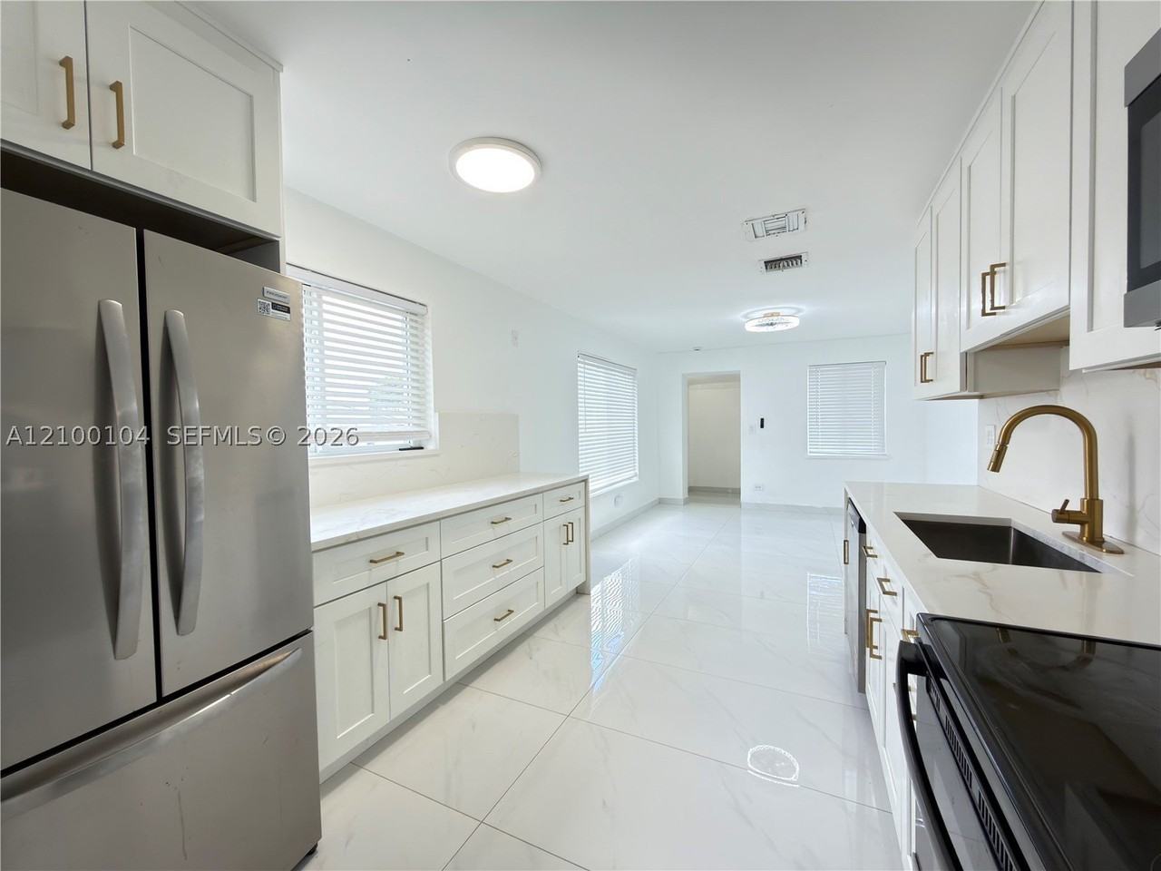 3900 Sw 59th Ave #0 - Photo 4 of 15