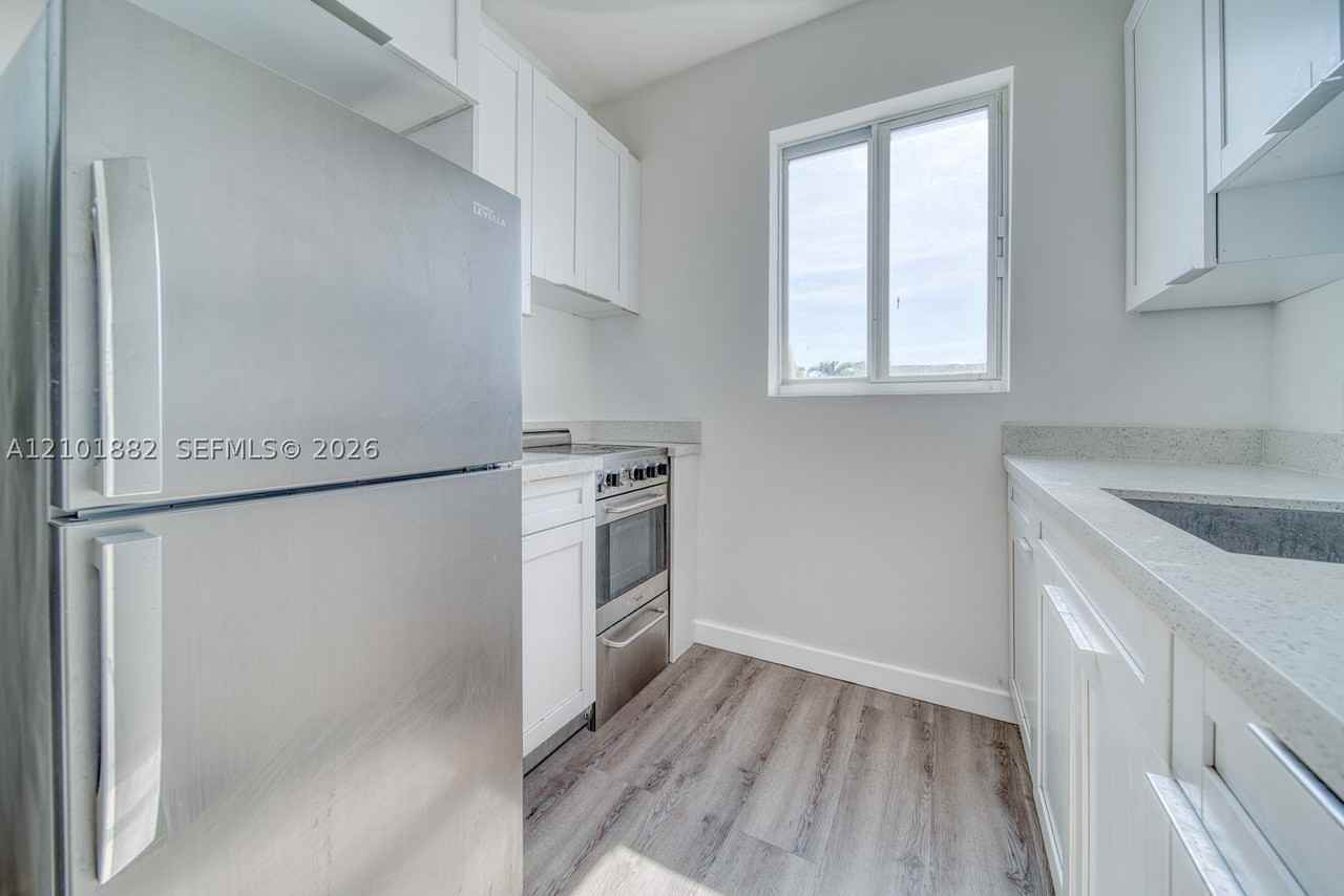 2352 Sw 5th St #1 - Photo 4 of 13