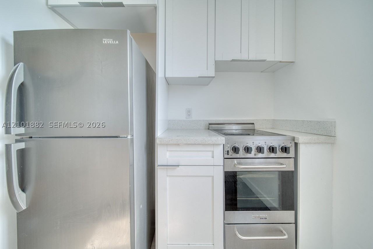 2352 Sw 5th St #1 - Photo 6 of 13