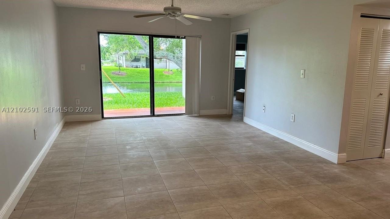 9962 Nob Hill Ln #9962 - Photo 7 of 19