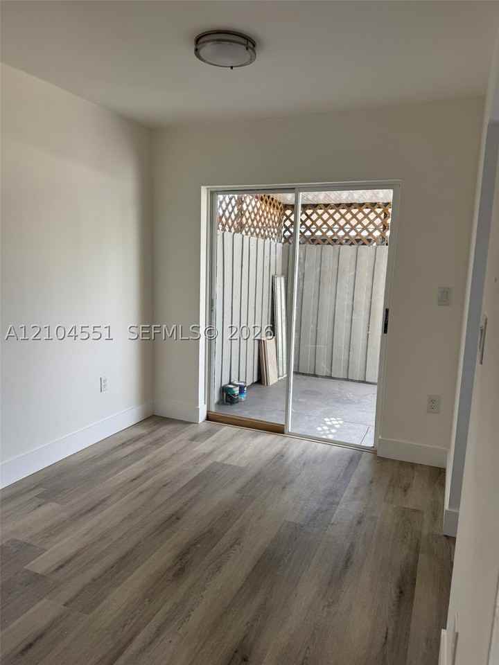 1320 W 46th St #28 - Photo 6 of 50