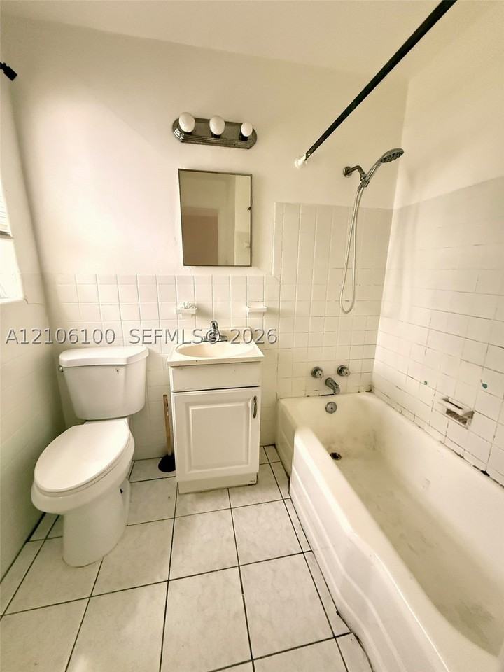 1919 Buchanan St #2 - Photo 7 of 7