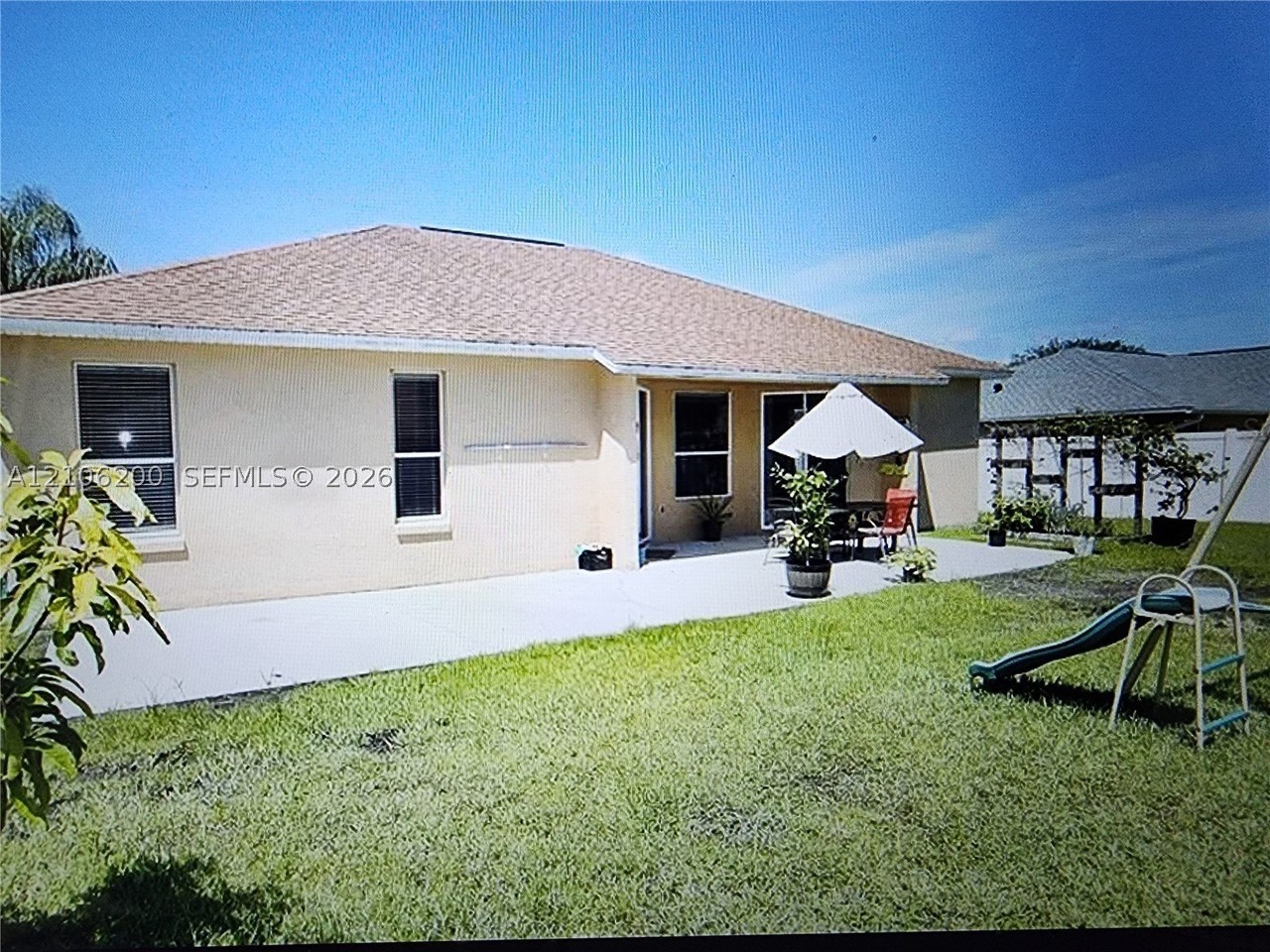 4245 Settlers Ct - Photo 3 of 10