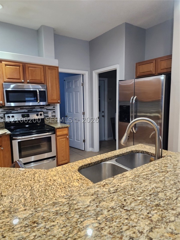 4245 Settlers Ct - Photo 5 of 10