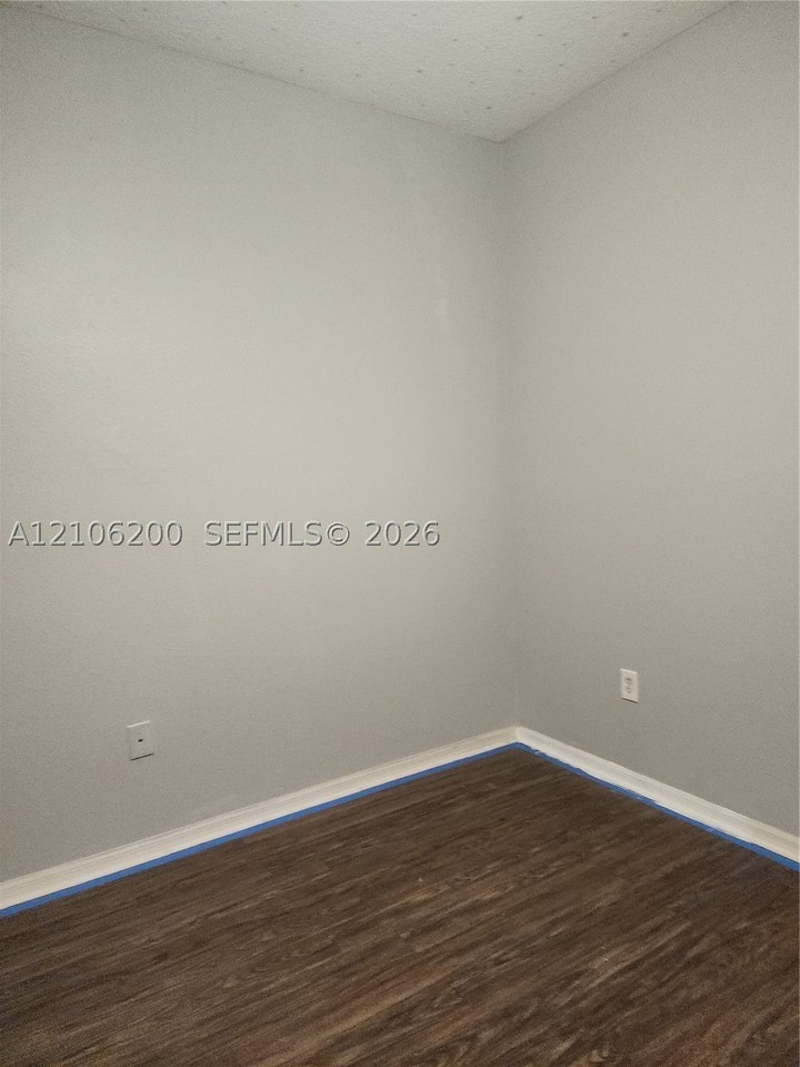4245 Settlers Ct - Photo 7 of 10