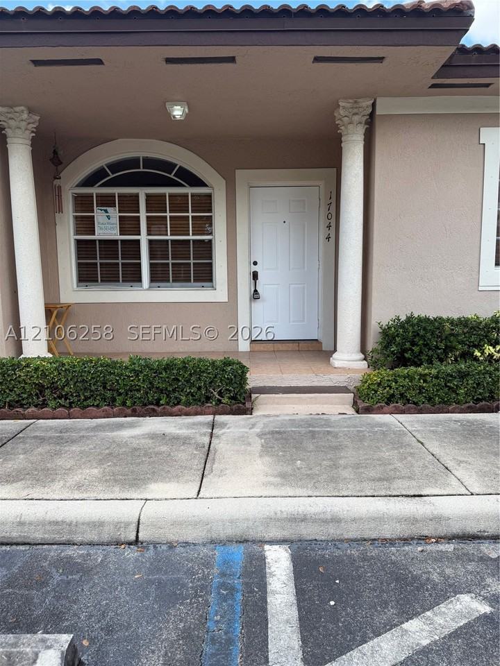 17044 Sw 137th Ct - Photo 3 of 41