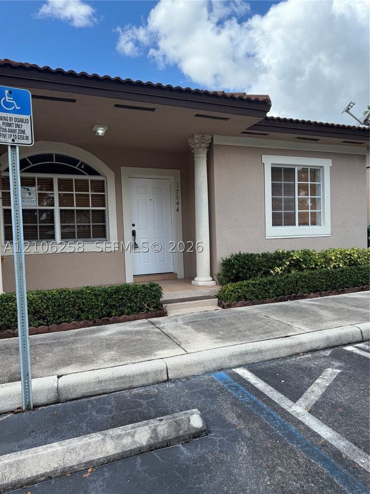 17044 Sw 137th Ct - Photo 4 of 41