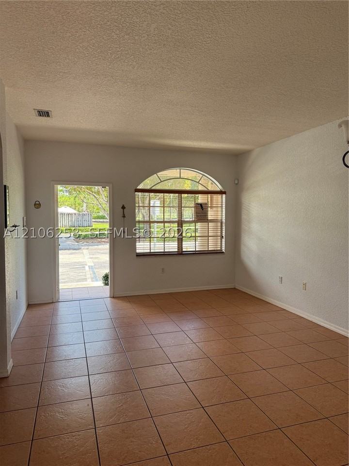 17044 Sw 137th Ct - Photo 6 of 41