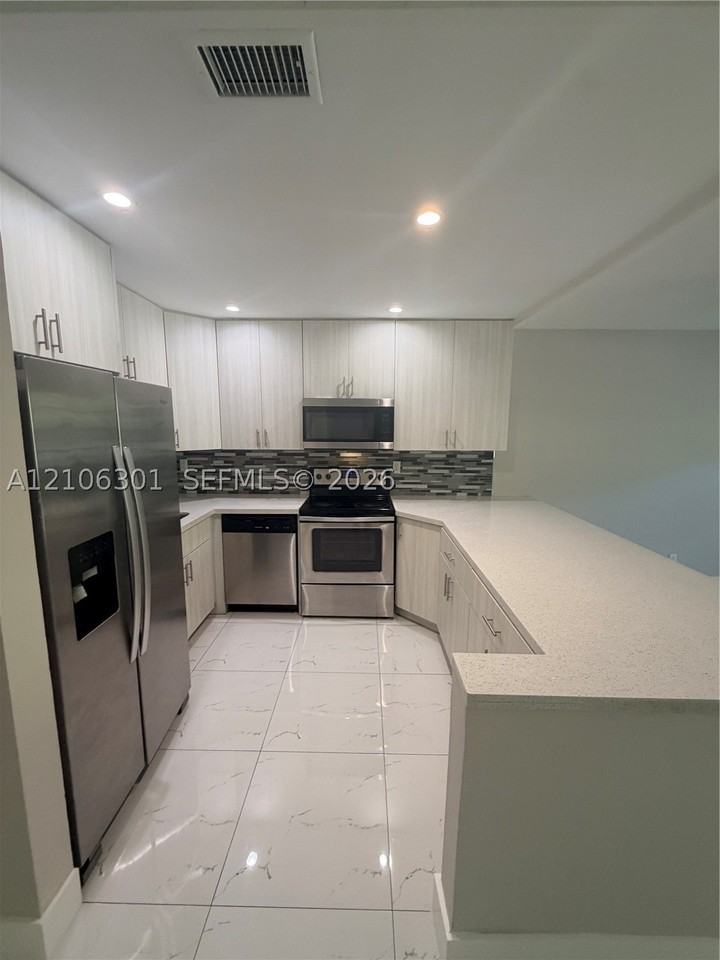 7420 Nw 16th St #7420 - Photo 6 of 17