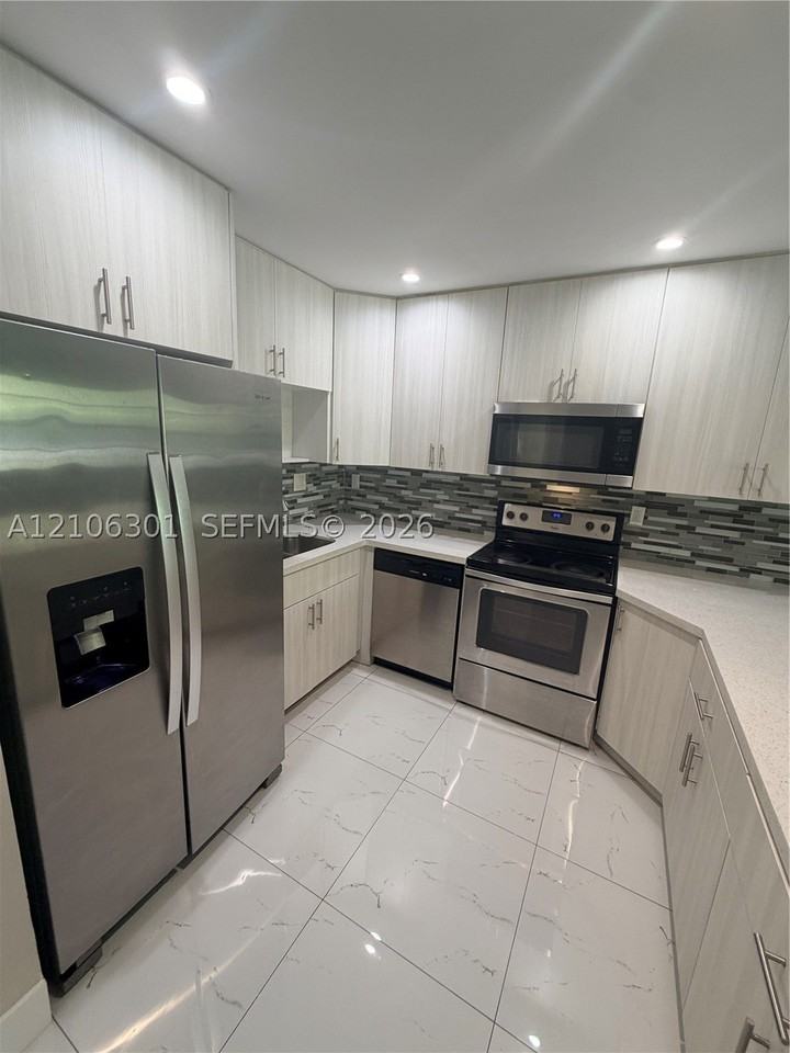 7420 Nw 16th St #7420 - Photo 7 of 17