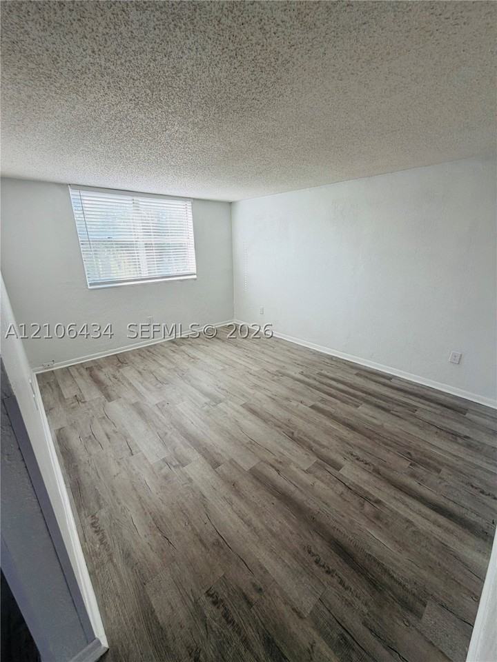 1220 Nw 103rd Ln #415 - Photo 2 of 12