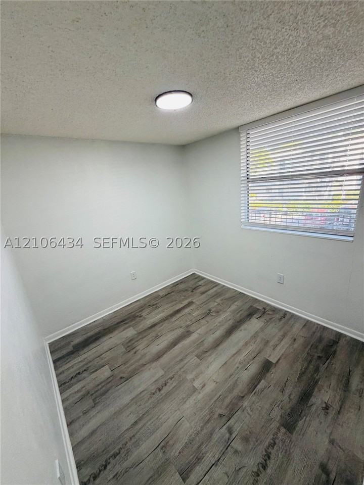 1220 Nw 103rd Ln #415 - Photo 4 of 12