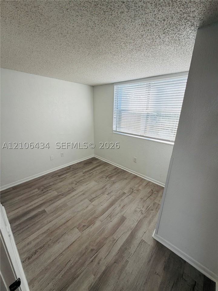 1220 Nw 103rd Ln #415 - Photo 6 of 12