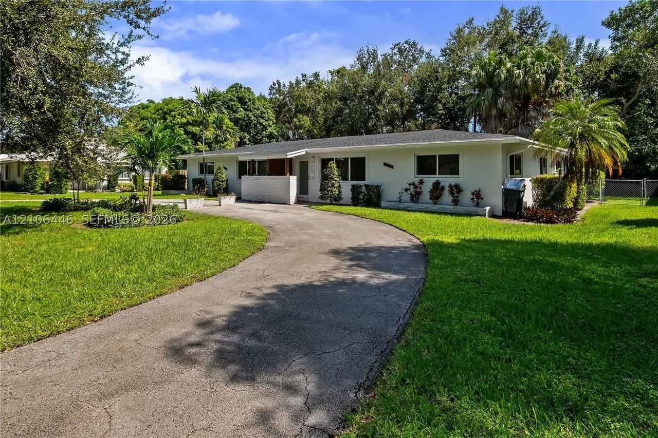 11727 Sw 81st Rd #11727 - Photo 3 of 40