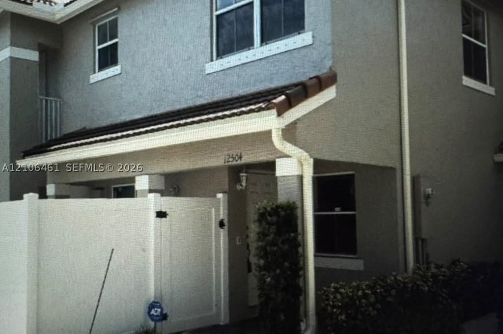 12504 Sw 53rd St #12504 - Photo 2 of 9