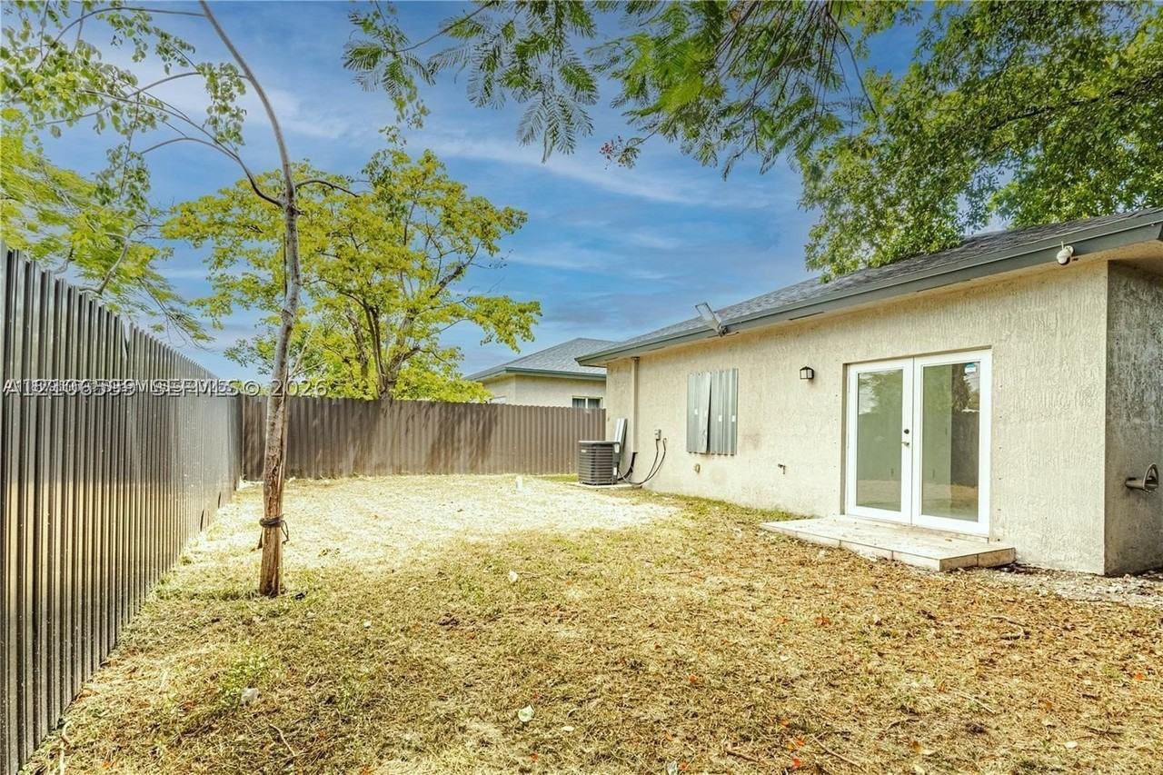 7930 Nw 14th Ave #7930 - Photo 3 of 15