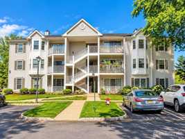 featured image of 323 Wimbeldon Ct