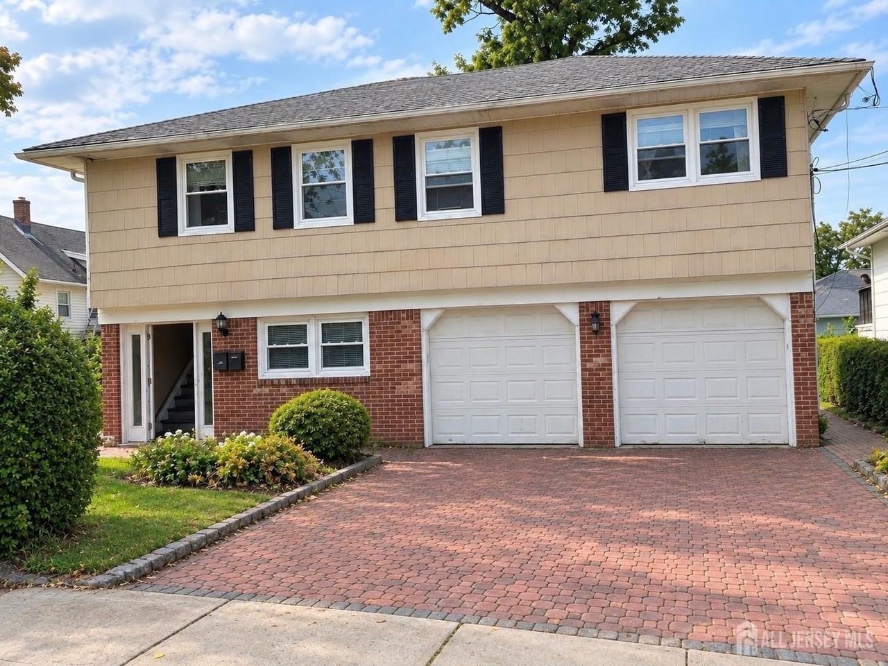 28 Girard Ave