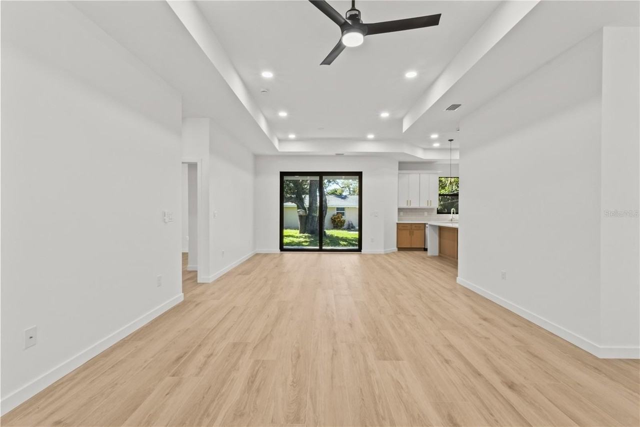 1204 Groveland Ave - Photo 4 of 21