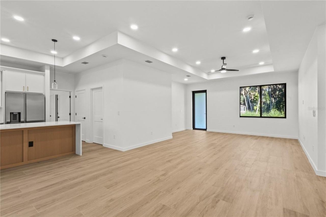1204 Groveland Ave - Photo 6 of 21