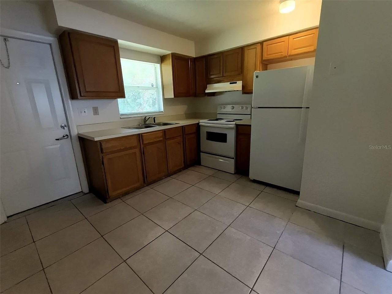 401 Hibiscus Ave #2 - Photo 5 of 9