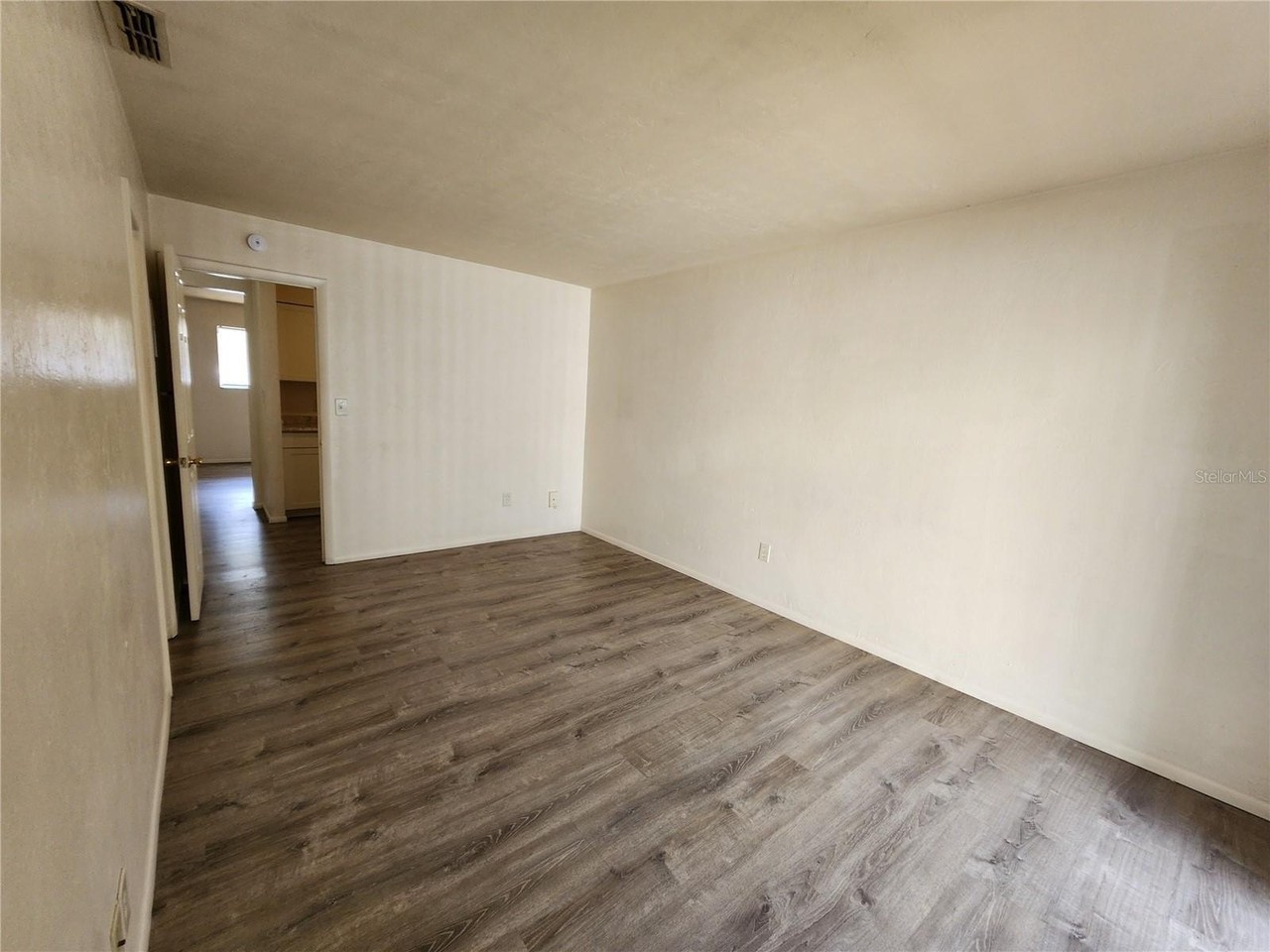 7012 Sw 6th Pl #E - Photo 3 of 6
