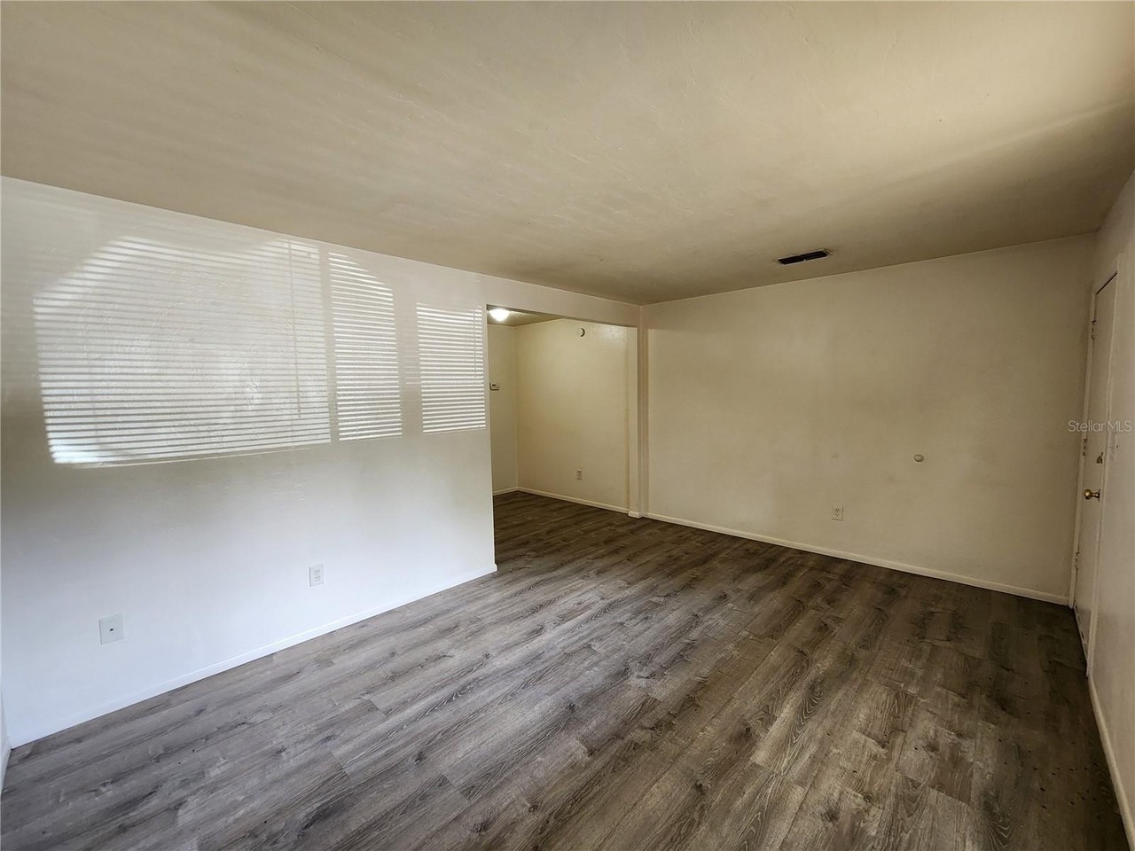 7012 Sw 6th Pl #E - Photo 6 of 6