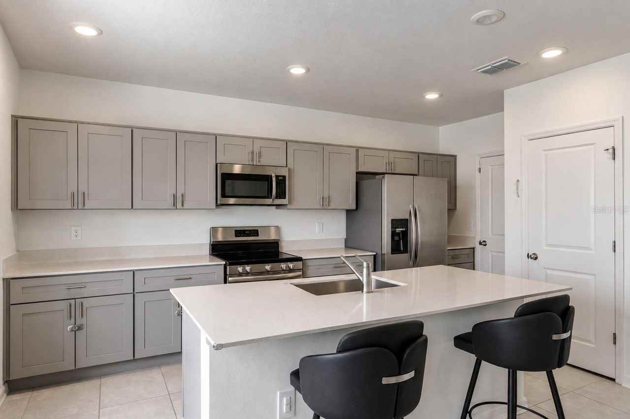 1811 Foreman Rd - Photo 7 of 32