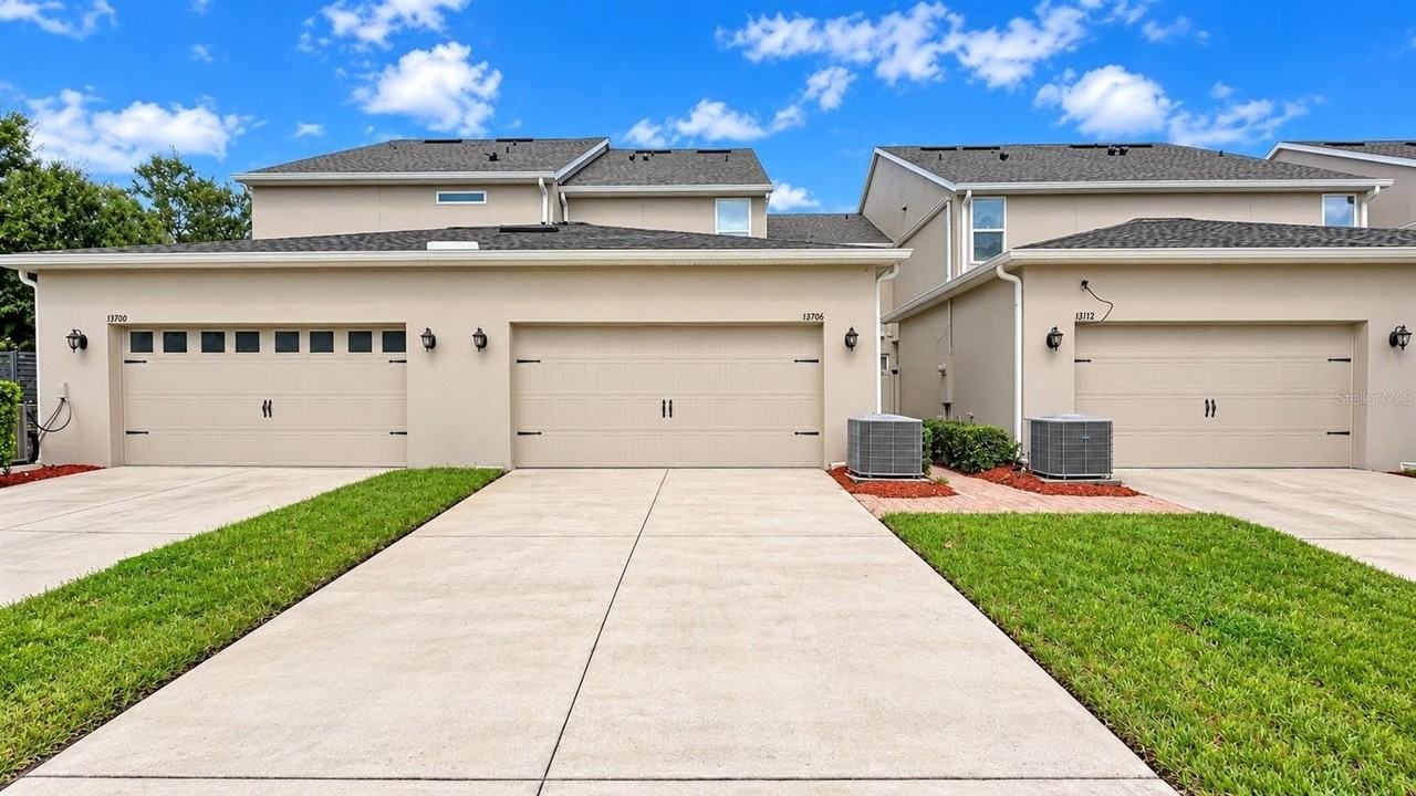 13706 Beckman Dr - Photo 4 of 36