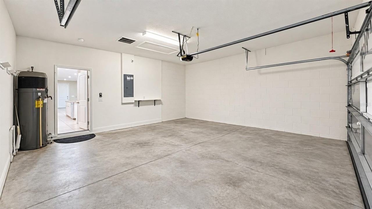 13706 Beckman Dr - Photo 7 of 36
