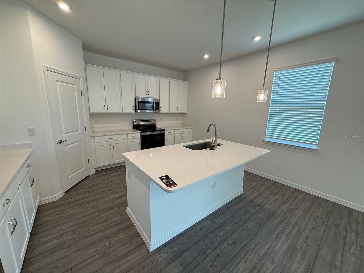 3565 Dahlia Dr - Photo 5 of 31