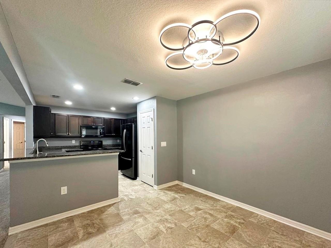 3051 Golden Eagle Way - Photo 3 of 17