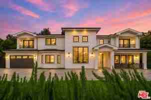 featured image of 126 N Canyon View Dr