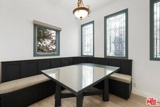 1033 Wellesley Ave - Photo 6 of 8