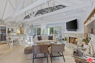 1362 Palisades Beach Rd - Photo 2 of 8