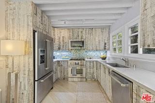 1362 Palisades Beach Rd - Photo 5 of 8