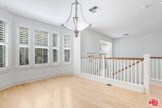 5800 Seawalk Dr #7 - Photo 4 of 8