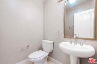 5800 Seawalk Dr #7 - Photo 6 of 8