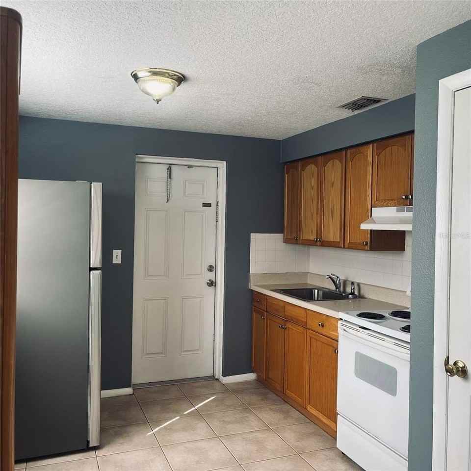 5452 Lisa Cir - Photo 6 of 35