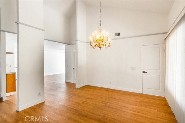 17473 Golden Ln - Photo 3 of 8