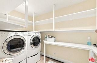 18721 Hatteras St #5 - Photo 3 of 7